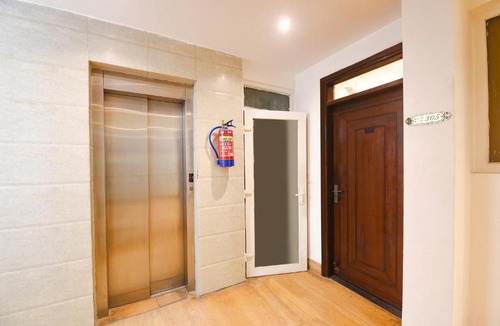 Jasola Hotel | FabHotel 82 Inn