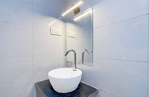 Kolkata Hotel | FabHotel Airport View - Nr. Kolkata Airport