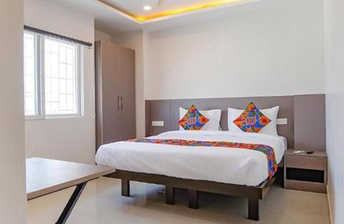 Kadubeesanahalli Hotel | Fabhotel Aiyyangaar Inn