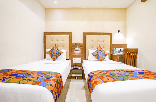Prabhadevi Hotel | FabHotel Amber Edition