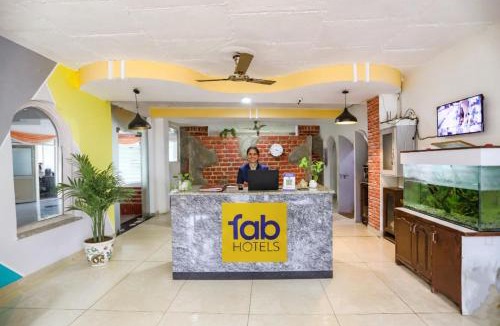 DLF Phase 3 Hotel | FabHotel Aravali Suites - DLF Phase 3