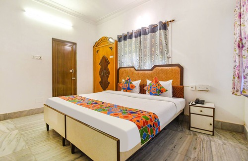 Sector 1 Hotel | FabHotel Astoria House