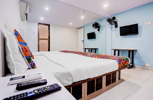 Bandra West Hotel | Fabhotel Blue Light