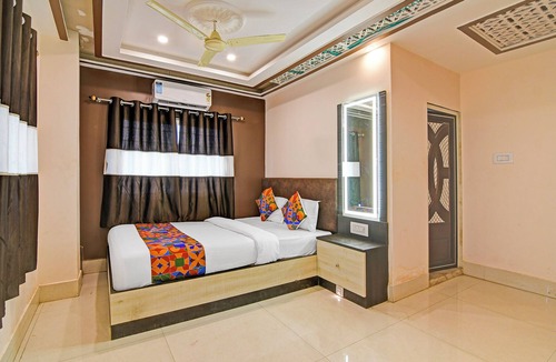 Dumdum Hotel | Fabhotel Bn Palace