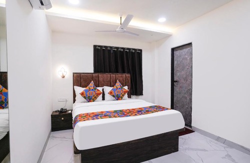 Andheri East Hotel | FabHotel Byland International