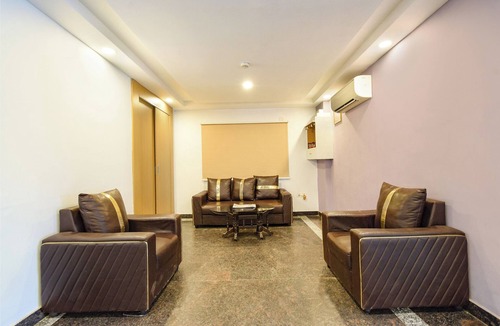 Banjara Hills Hotel | Fabhotel Cinco Primera Nr LV Prasad, Banjara Hills