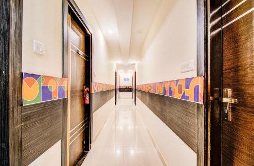 5th Block Hotel | FabHotel Corporate Crown - Nr Jyoti Nivas University