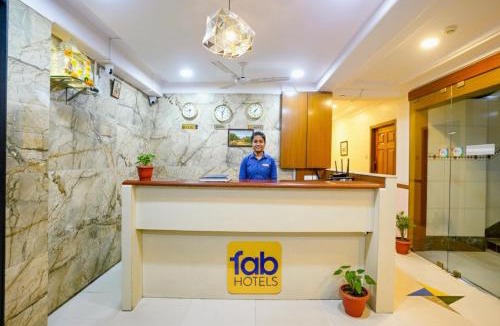 Santacruz West Hotel | FabHotel Cruz Royale - Nr- Bandra West