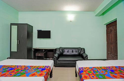 Porur Hotel | FabHotel D Qube - Porur