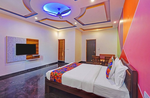 Narasapura Hotel | FabHotel Day and Night Suite- Jalahalli West