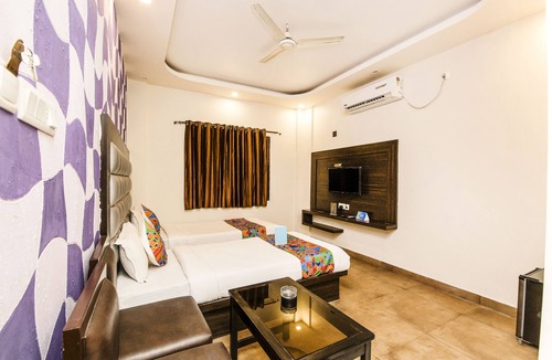 Kolkata Hotel | FabHotel De Sivalika