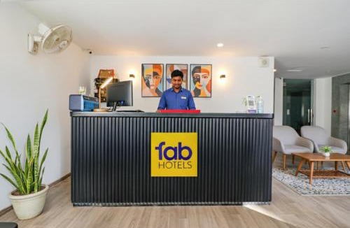 Sector 39 Hotel | FabHotel Destiny Inn - Nr Medanta Hospital