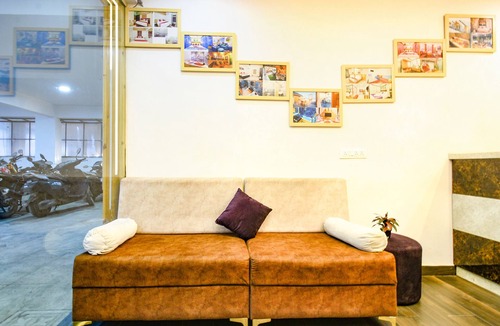 Kukatpalli Hotel | FabHotel DSR Hotel & Suites - Nr Hitech City Railway Station