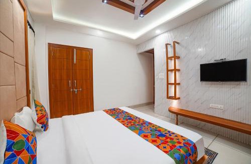 Bhopal House | FabHotel Eminent - Patel Nagar, 0riental University