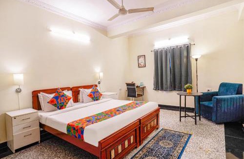 Banjara Hills Hotel | FabHotel Eminent Suites Banjara Hills - Nr LV Prasad EYE Institute