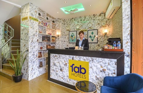 Lakdi Ka Pul Hotel | FabHotel Fortune Grand - Nr Lakdikapul Metro Station