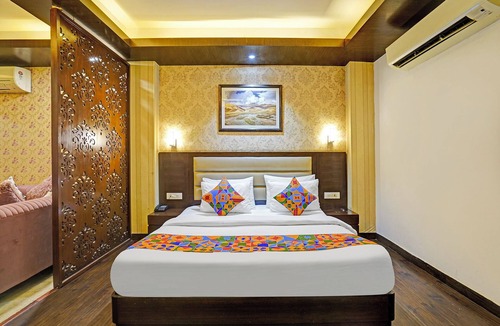 Patel Nagar Hotel | Fabhotel Galaxy