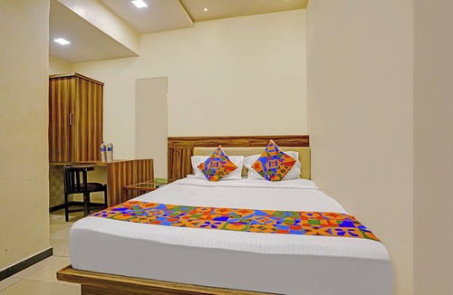 Indira Nagar Hotel | Fabhotel Galaxy Inn