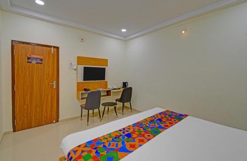 Serilingampally Hotel | FabHotel GG Stays