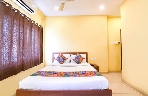 Dumdum Hotel | Fabhotel Gokul Residency