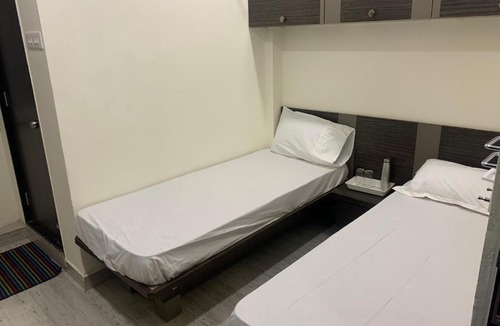 Vijayawada Cabin | FabHotel Happy