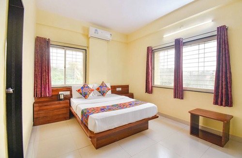Pimpri - Chinchwad Hotel | Fabhotel Himalay Guest House Saanvi Residency