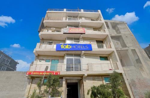 New Delhi Hotel | FabHotel HR Residency