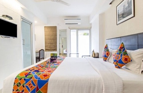 Sayajiganj Hotel | FabHotel Kalyan