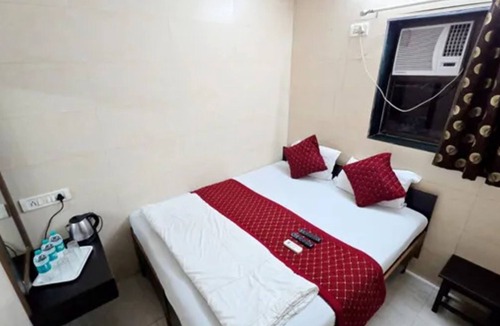 Bandra West Hotel | Fabhotel Kamal
