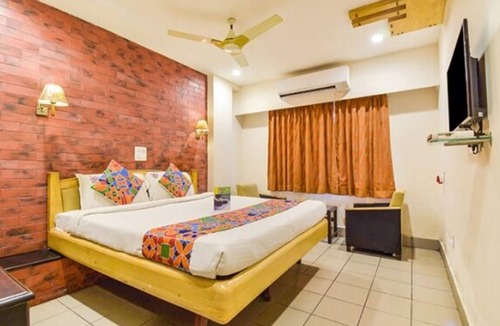 Dabagardens Hotel | Fabhotel Kinnera Comforts