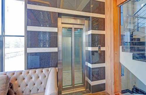 Bandra West Hotel | Fabhotel Kv