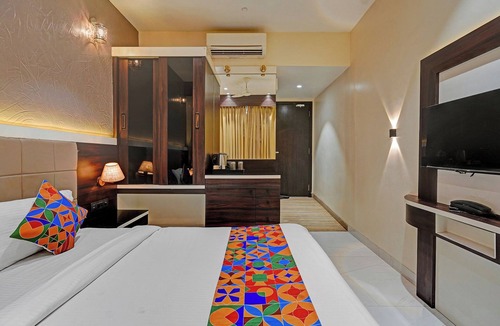 Bandra West Hotel | Fabhotel Kv