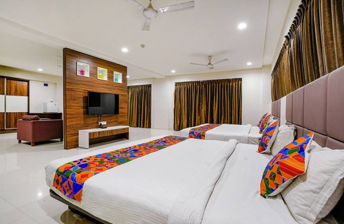 Surat Hotel | Fabhotel La Victoria