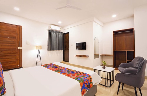 Pimple Saudagar Hotel | Fabhotel Lotus Inn Pimpri Chinchwad