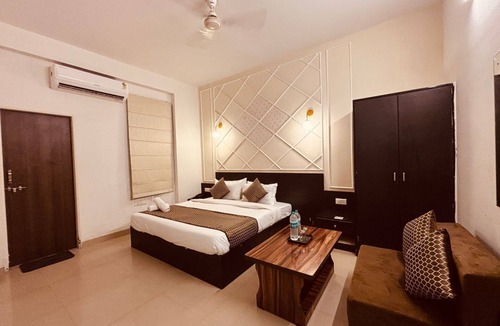 Durgapura Hotel | Fabhotel Majestic Heights