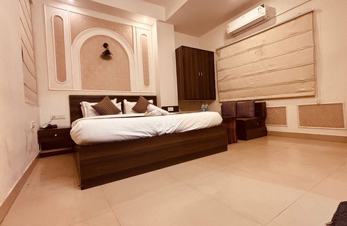 Durgapura Hotel | Fabhotel Majestic Heights