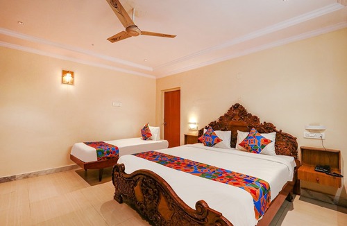 Lakdi Ka Pul Hotel | Fabhotel Maruthi Residency