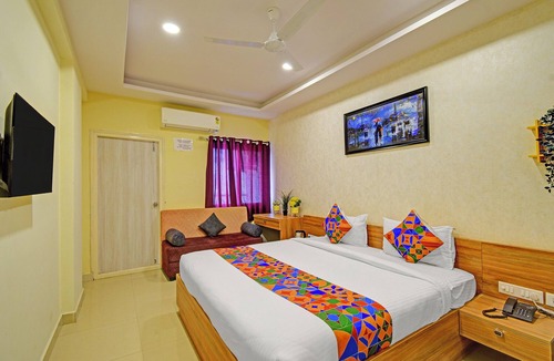 Secunderabad Hotel | FabHotel Metro