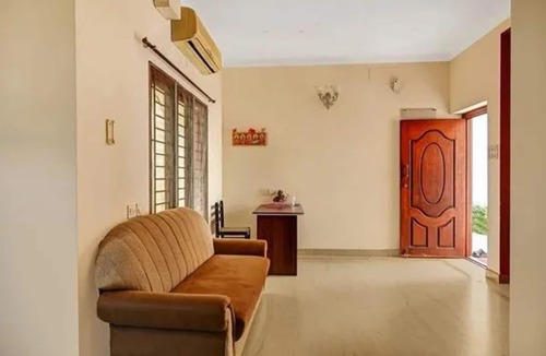 Injambakkam Hotel | Fabhotel Nayana Square