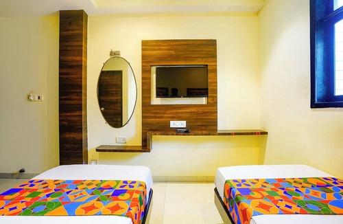 Prabhadevi Hotel | Fabhotel New Silver Elite