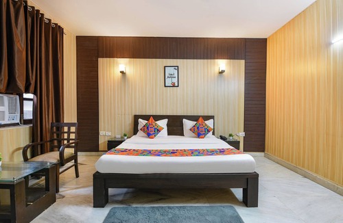 IMT Manesar Hotel | Fabhotel Next Home Prime