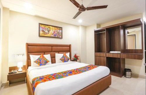 New Delhi Hotel | FabHotel Nirvana Residency