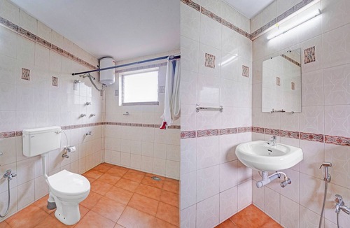 Penha de Franรงa Hotel | FabHotel Picnic Plaza - Nr. Mall De Goa, Porvorim