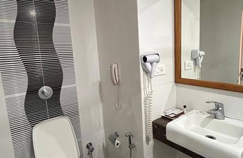 Rajahmundry Hotel | Fabhotel Prime La Hospin
