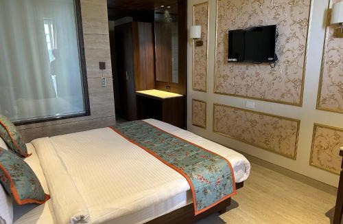 Thane Hotel | FabHotel Prime Shubham Comforts