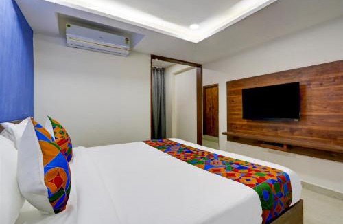 HITEC City Hotel | FabHotel Prime Srishoin