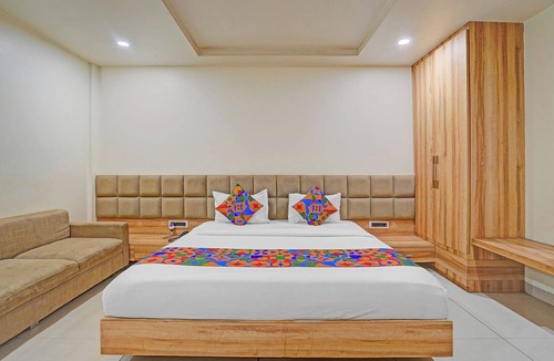 Maharana Pratap Nagar Hotel | FabHotel Prime The Kartar Tower, Rani Kamalapati Railway Station