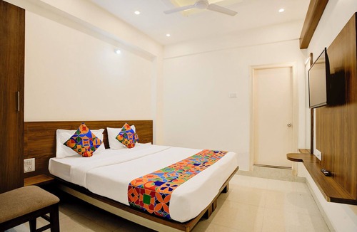 Narasapura Hotel | FabHotel Purple Grand - Jalahalli West