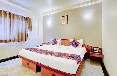 Pimpri Colony Hotel | Fabhotel Ratna Regency