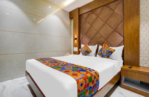 Dharavi Hotel | FabHotel Regal Residency